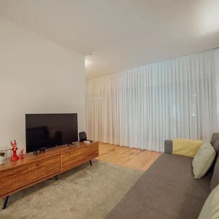 Apartment Panoramic Views With Terrace By Vacationy