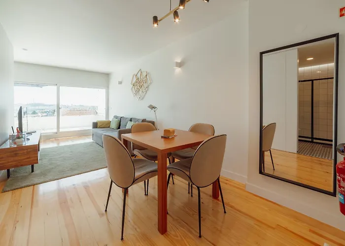 Apartment Panoramic Views With Terrace By Vacationy